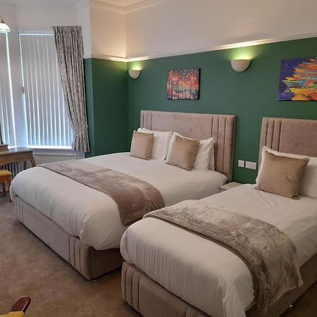 ويتبي Crescent Lodge Guest House الغرفة الصورة