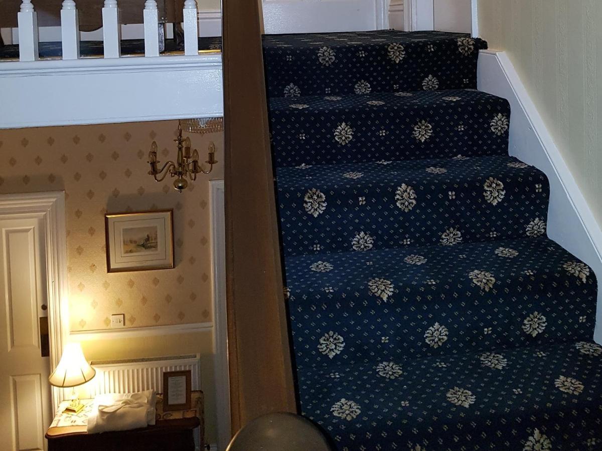 ويتبي Crescent Lodge Guest House المظهر الخارجي الصورة